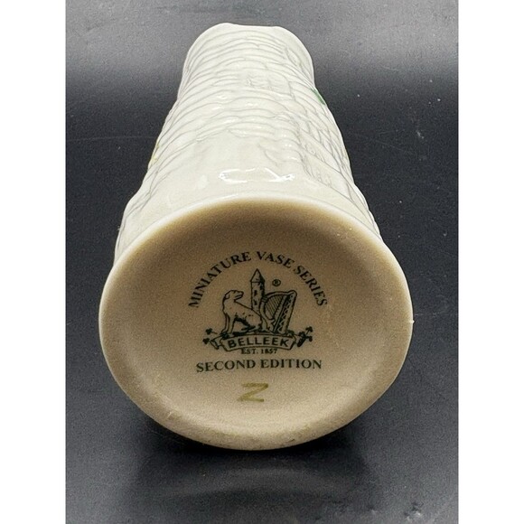 Belleek Irish Mini Castle Shamrock Bud Vase 4 Inches Used - Picture 7 of 10
